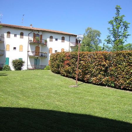 Il Glicine Sul Garda Appartamento Turistico Peschiera del Garda Exteriör bild